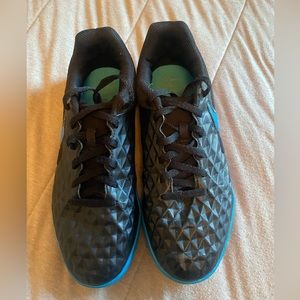 Nike Tiempo Indoor Soccer Sneakers. Size 5.5 youth/boys